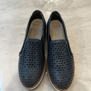 Summit by White Mountain shoes